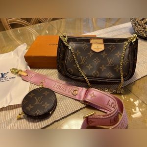 -LV Multi Pochette bag (Pink strap) Beautiful 🤩🩷